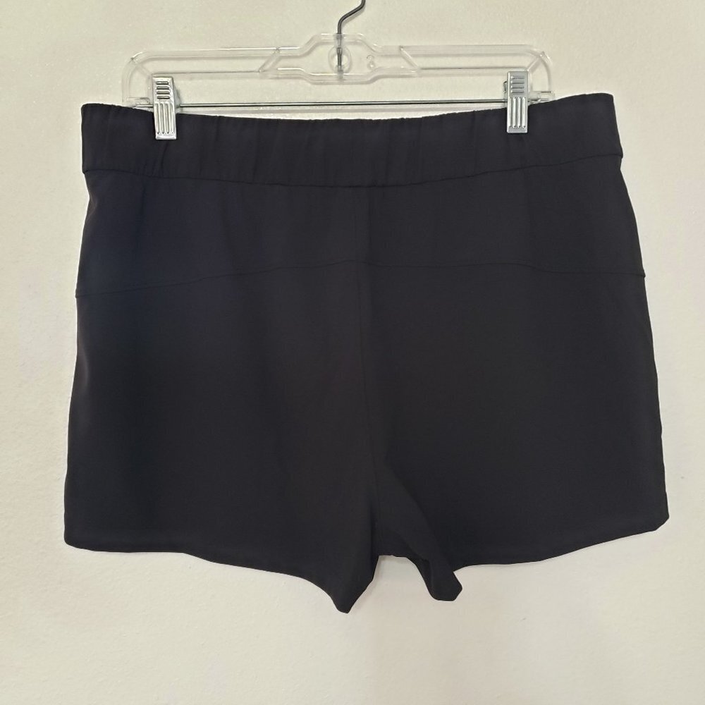 Lululemon On The Fly Short - Picture 8 of 11